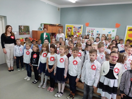 Święto Niepodległości - ''Szkoła do hymnu''